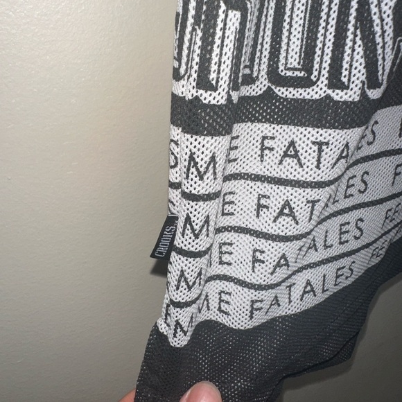 Crooks & Castle Size M/L - Picture 4 of 5